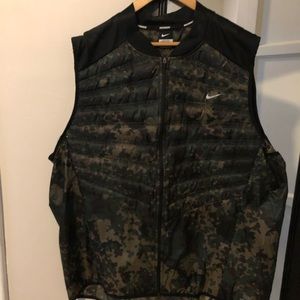NIKE men’s running cammo running vest